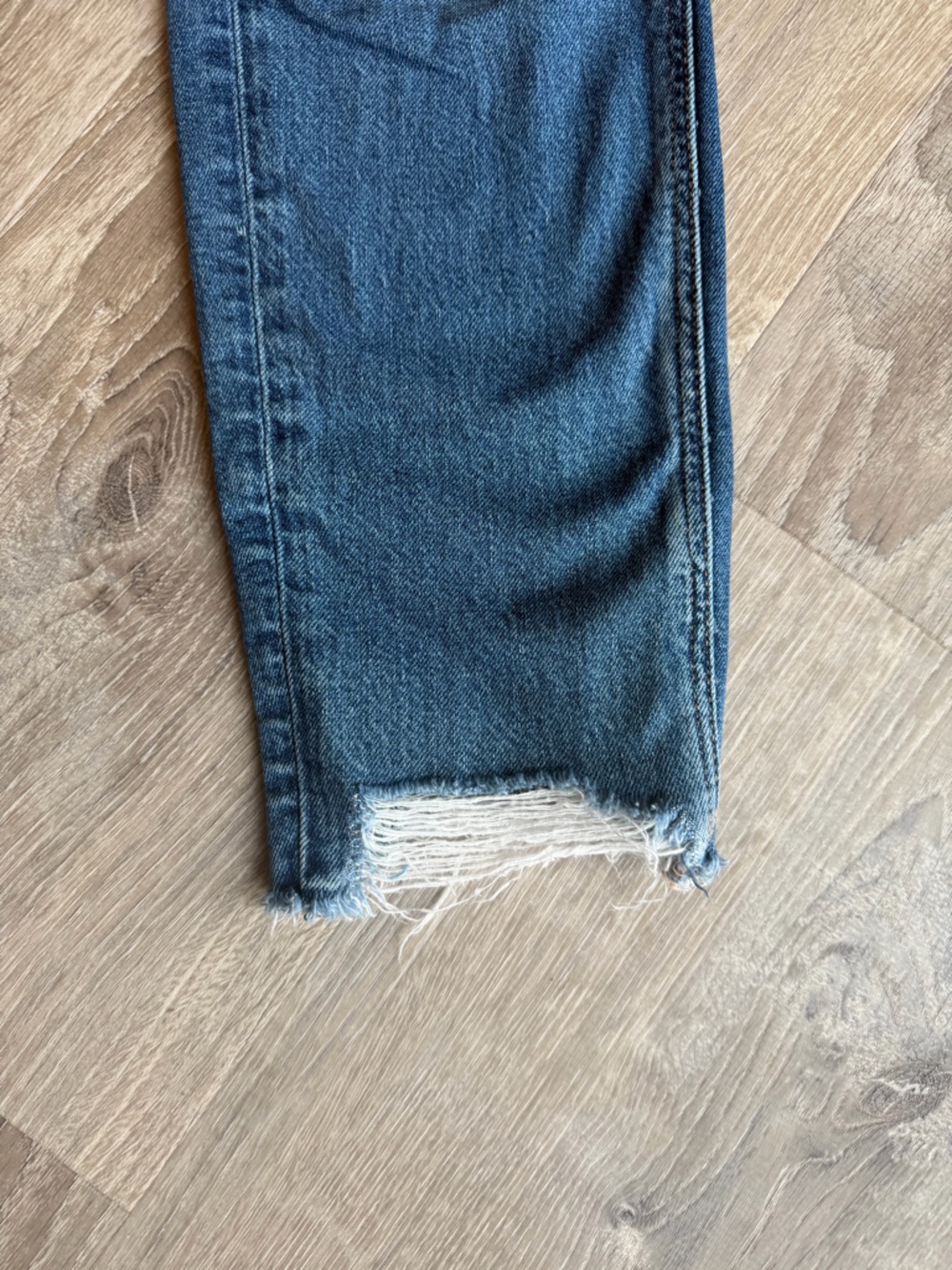 American Eagle Outfitters Medium Blue Distressed Hem Jeans - Picture 4 of 5